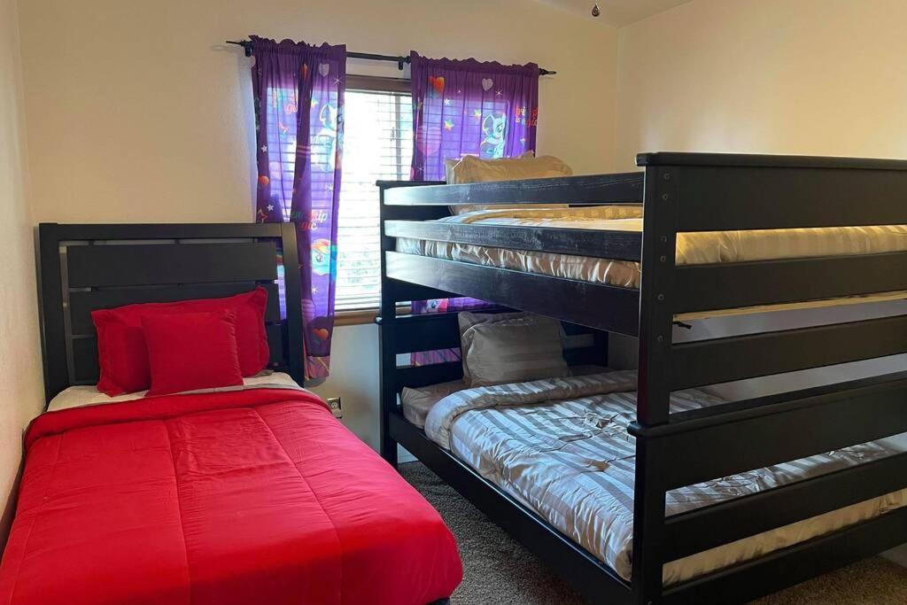 2 Master Suites/3 King Beds/4 Bath/Mins To Airport Colorado Springs Bagian luar foto
