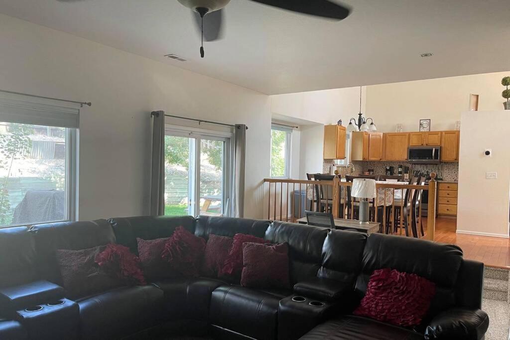 2 Master Suites/3 King Beds/4 Bath/Mins To Airport Colorado Springs Bagian luar foto